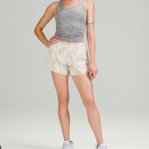Lululemon low rise shorts 4”